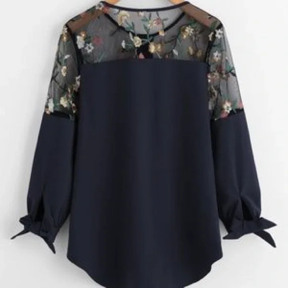 Floral blouse. Size:S - Picture 3 of 8